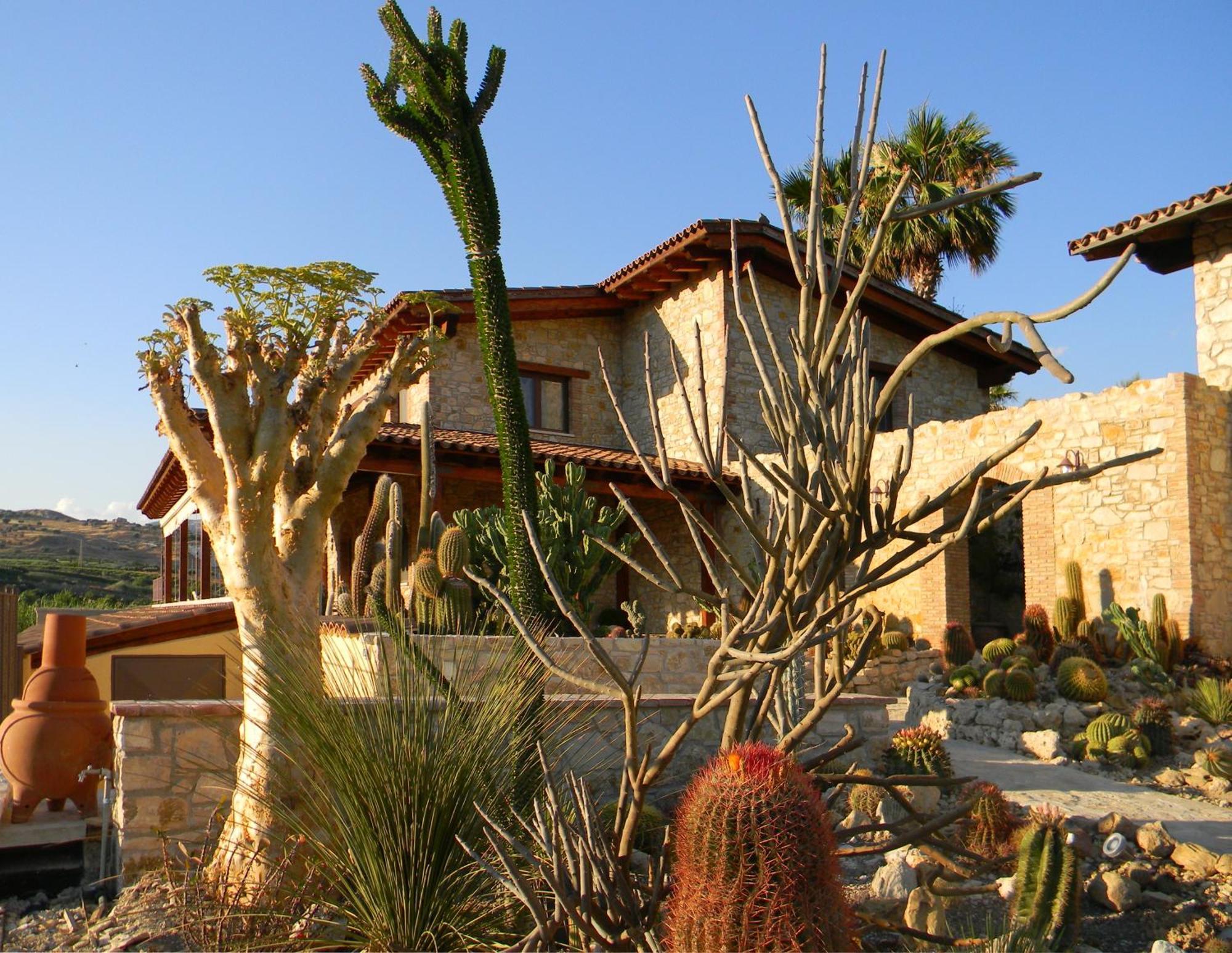 Hostal Relais Garden Cactus Favara Exterior foto
