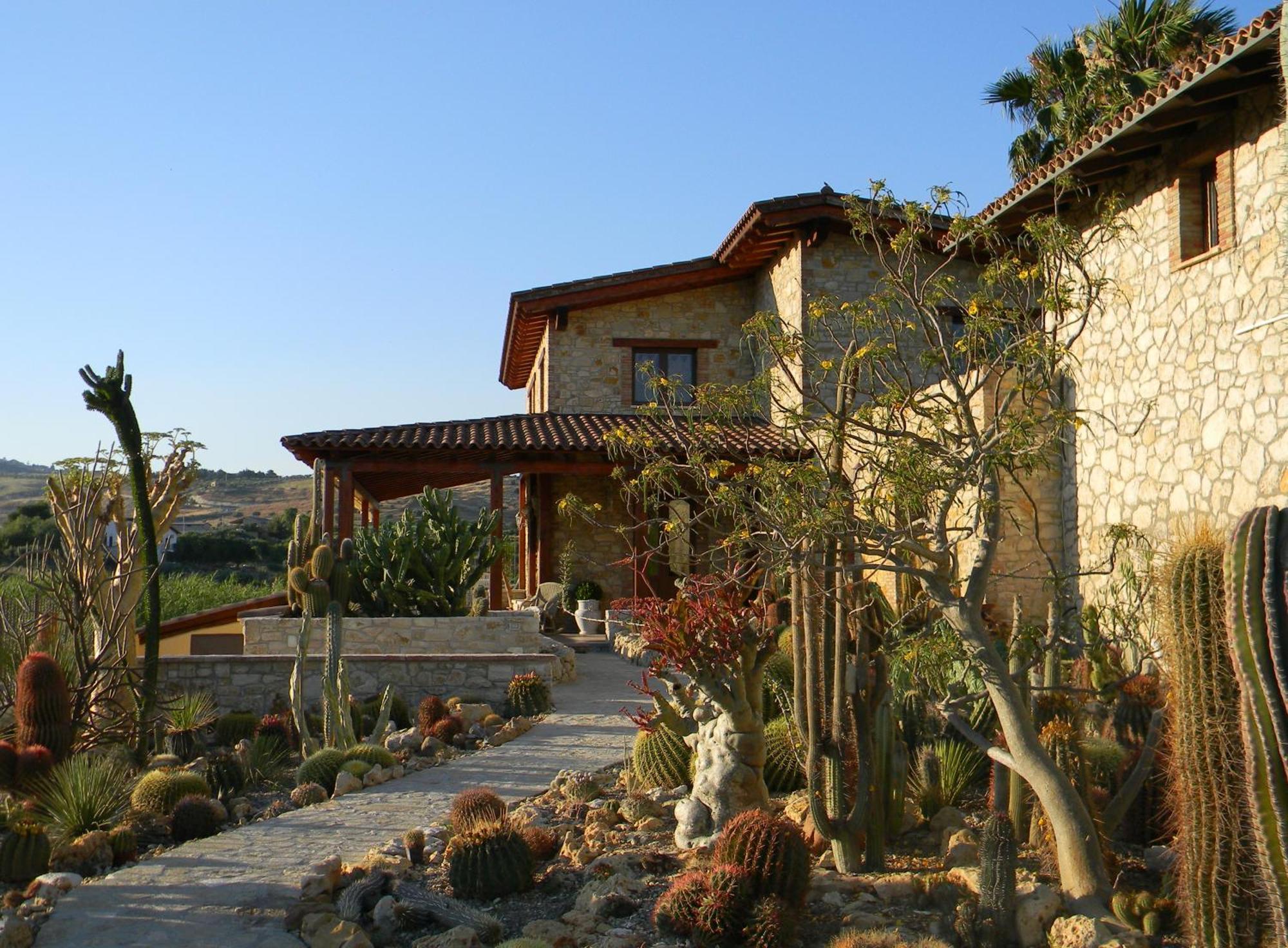 Hostal Relais Garden Cactus Favara Exterior foto
